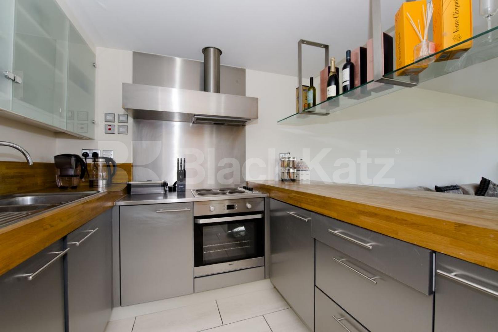 			CANALSIDE 2 BEDROOM APARTMENT, 2 Bedroom, 1 bath, 1 reception Apartment			 Ice Wharf, Kings Cross